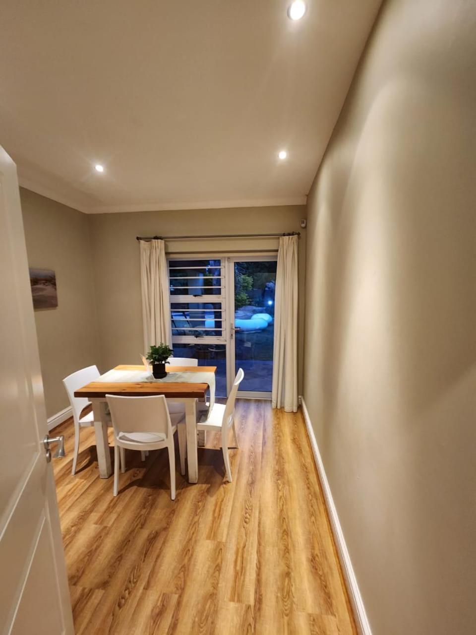 Jenvey House Selfcatering Apartments & Bnb Port Elizabeth Dış mekan fotoğraf